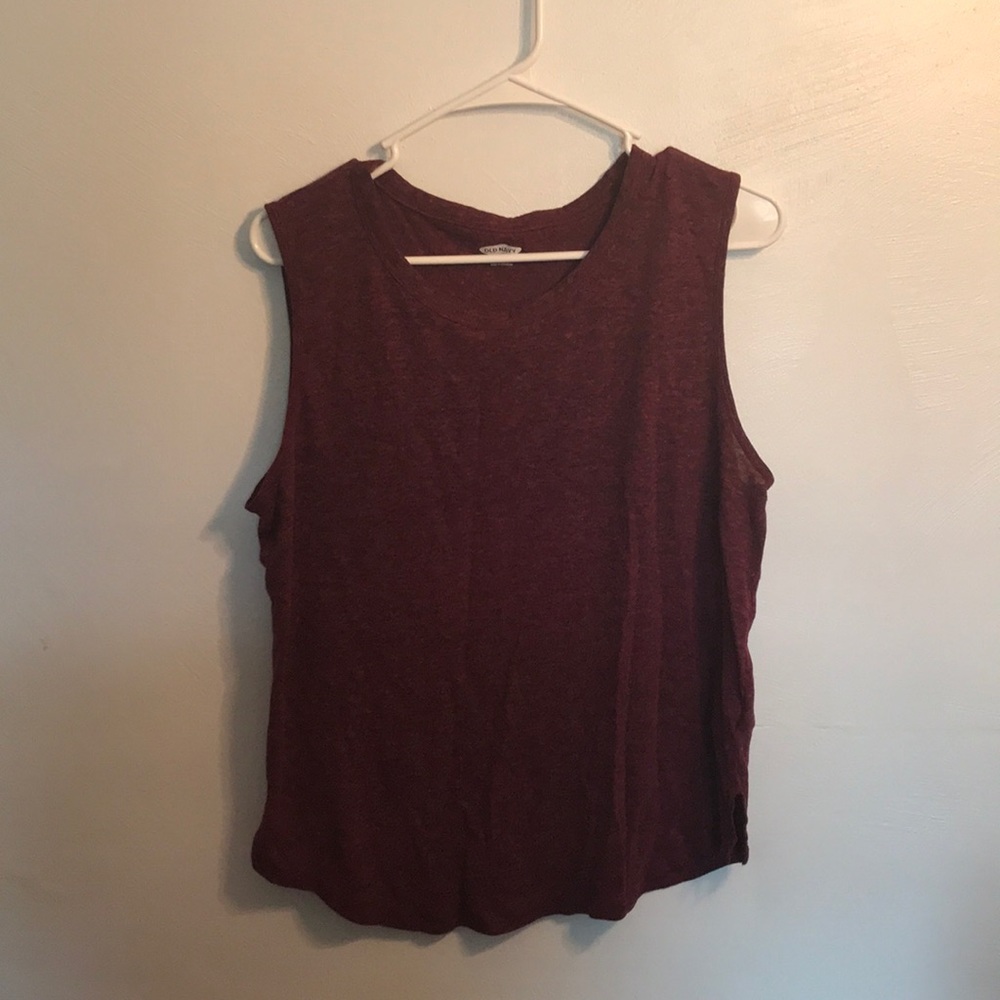 Maroon tanktop